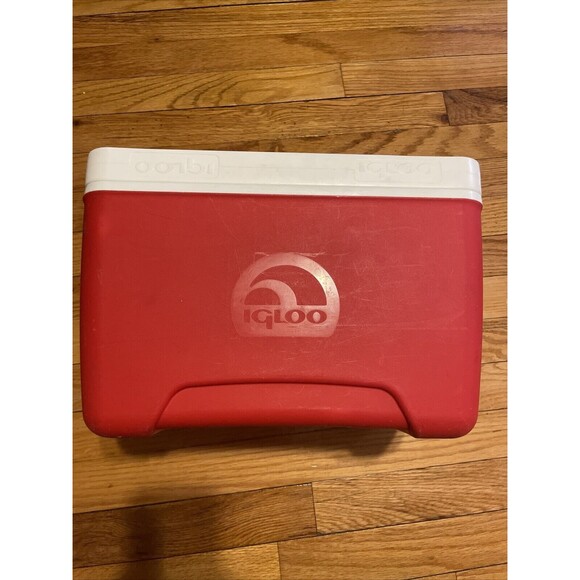 Island Breeze Igloo Lunch Cooler 9 Quart, 13 Can Capacity RED Handle Detachable - Picture 4 of 7
